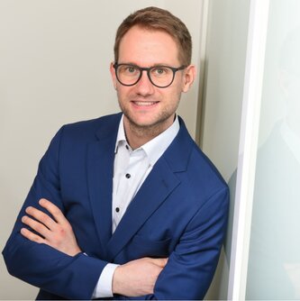 operational services GmbH & Co. KG